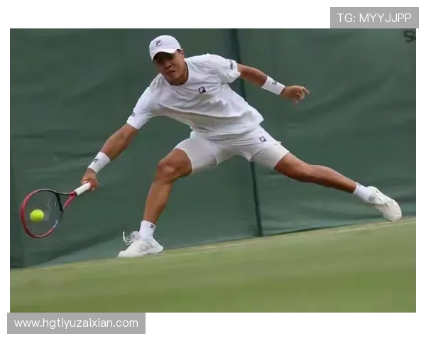 网球赛场最新战报：顶尖选手鏖战全程精彩瞬间回顾